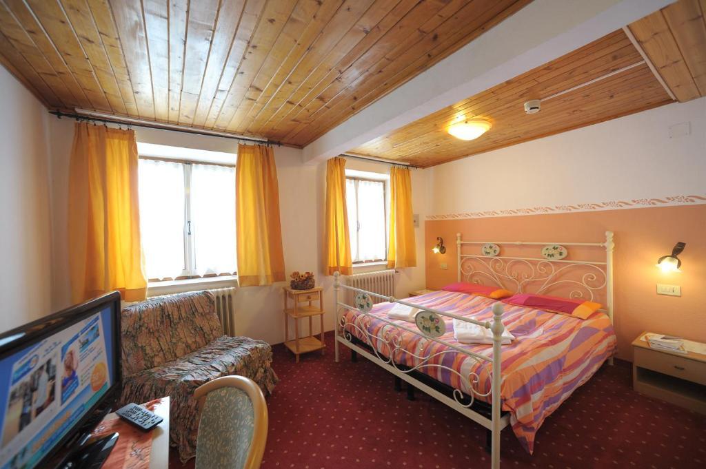 Residence Regina Delle Dolomiti Рокка-Пьеторе Экстерьер фото